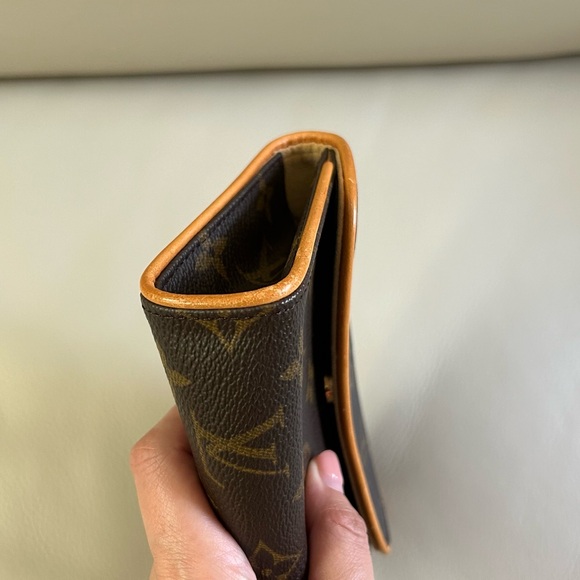 Authentic Vintage Louis Vuitton Florentine Belt Bag - Picture 6 of 14